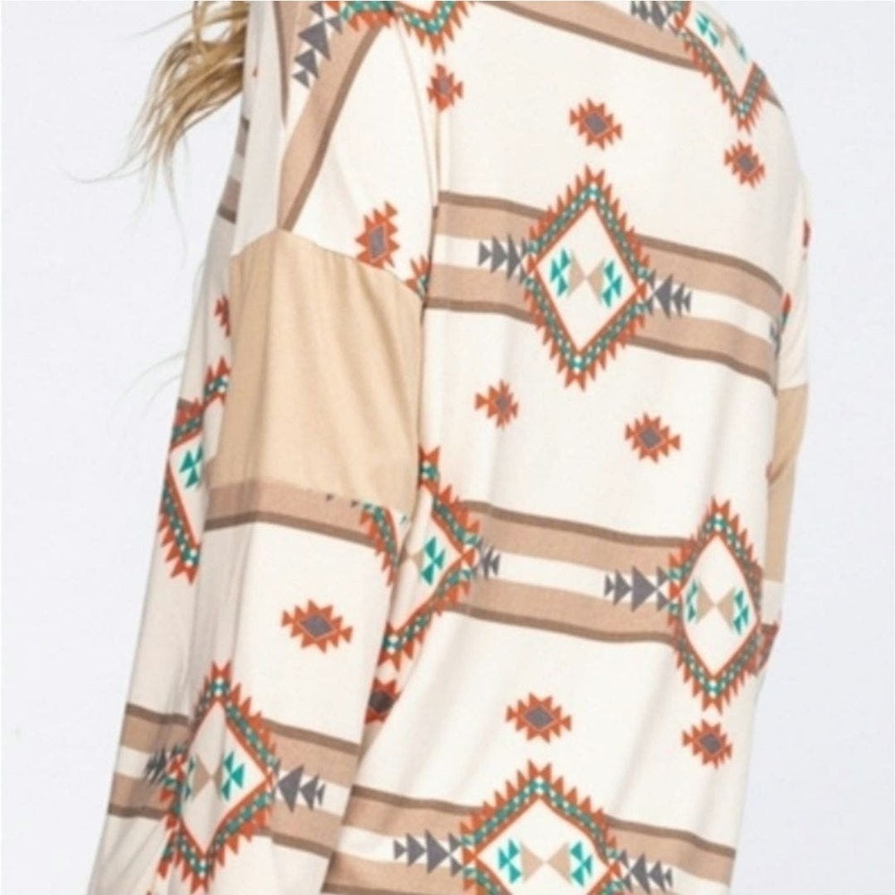 Boutique Lightweight V Neck Aztec Print Blouse - Picture 3 of 4